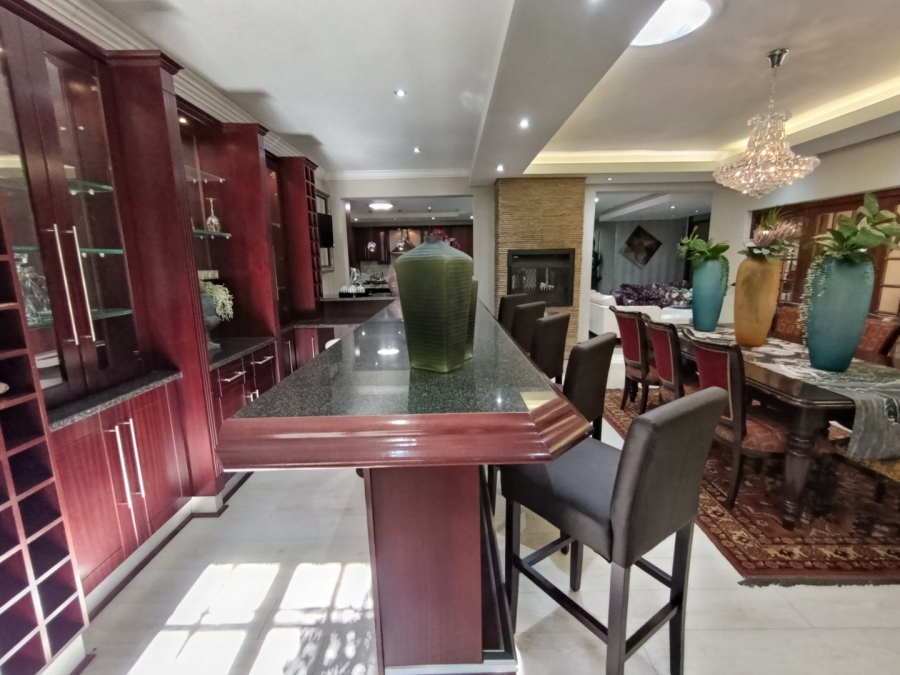 5 Bedroom Property for Sale in Heuwelsig Free State